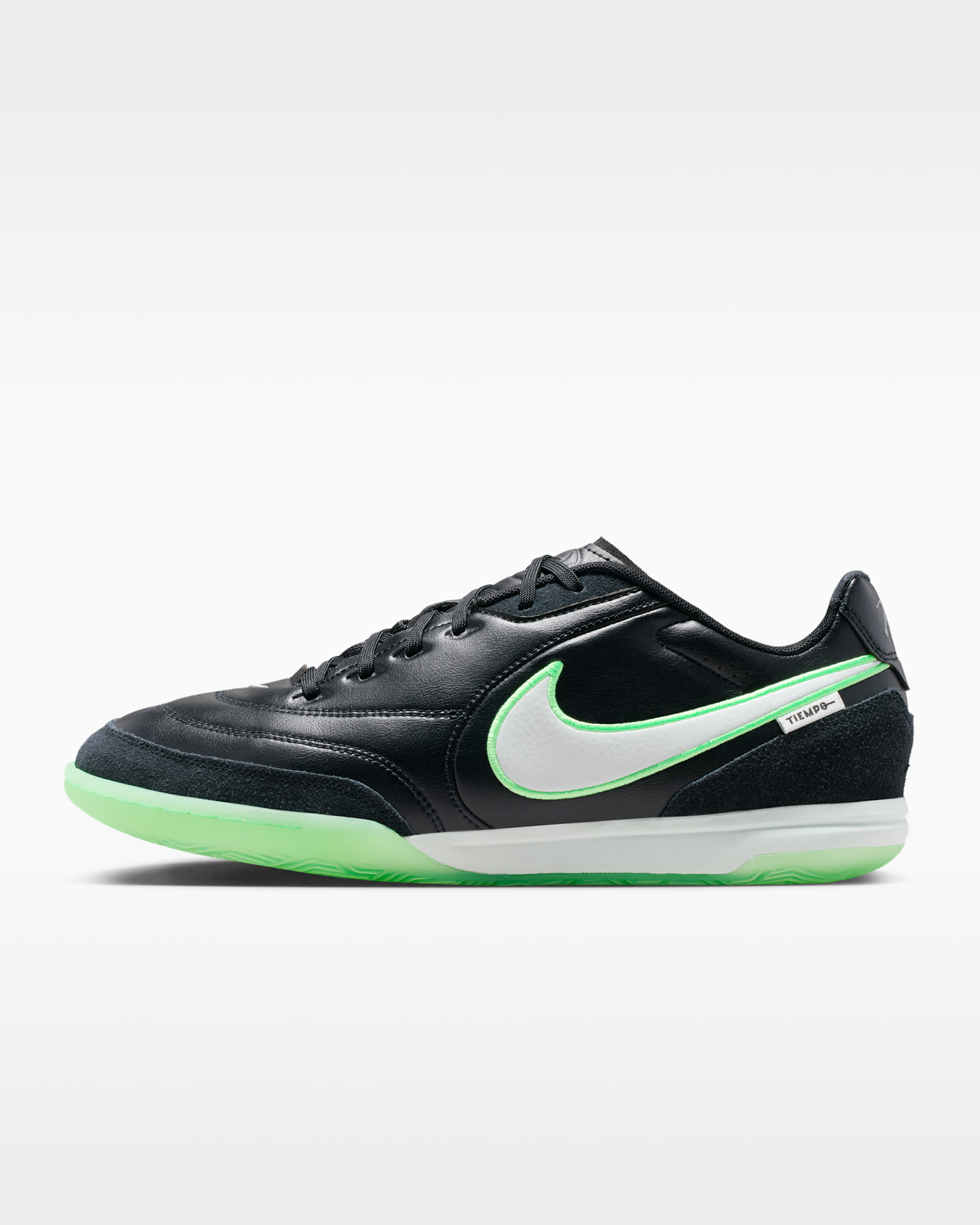 Nike Tiempo Streetgato Indoor/Court Low-Top Football Shoes. Nike LU